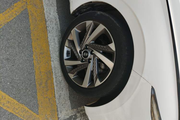 Used Hyundai Mistra 2021 1.8L CVT LUX Premium Edition Exterior 7