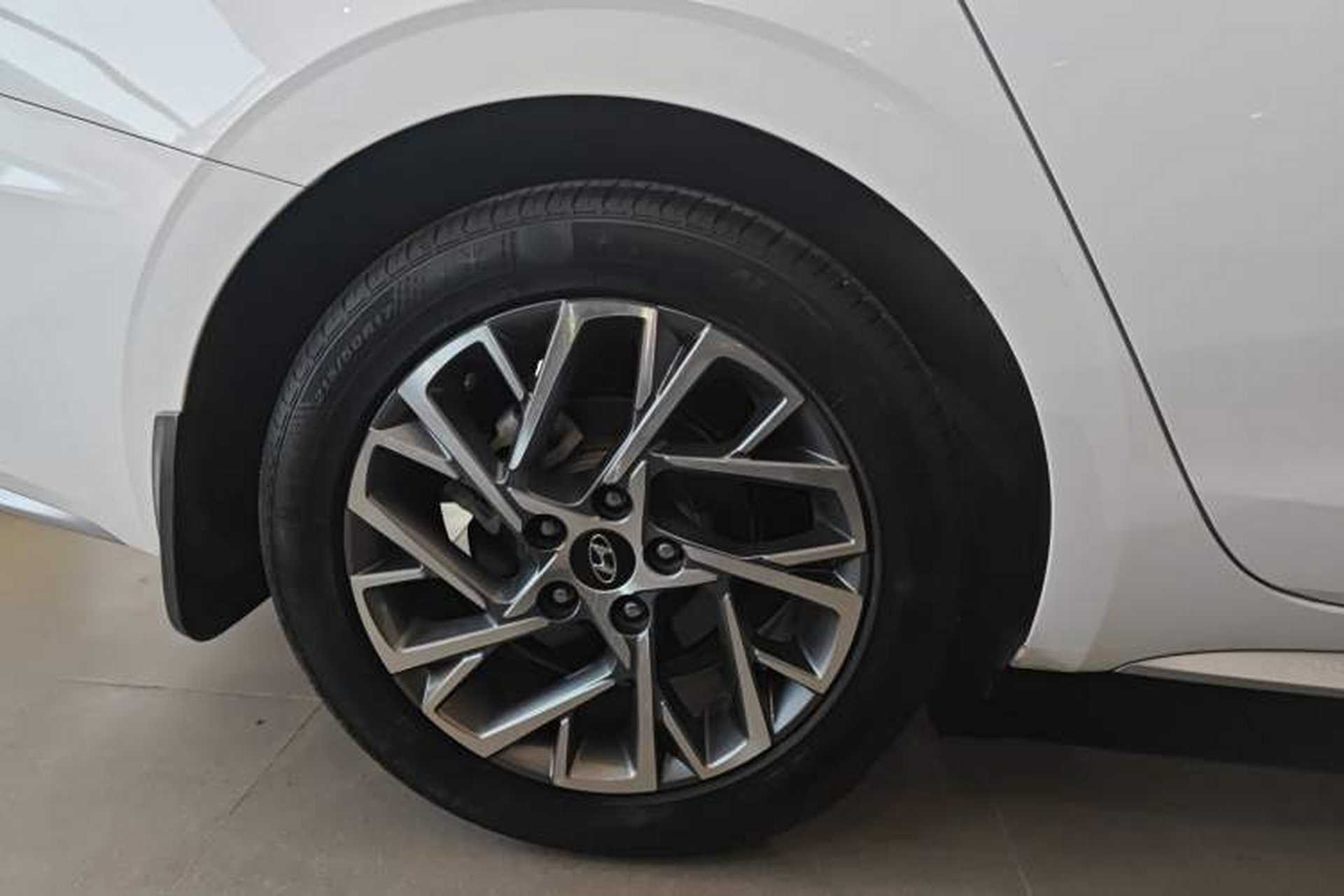 Used Hyundai Mistra 2021 1.8L CVT GLX Elite Edition Exterior 8