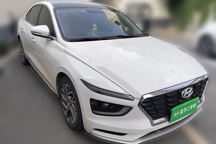 Used Hyundai Mistra 2021 1.8L CVT GLX Elite Edition Front Right 45 Deg