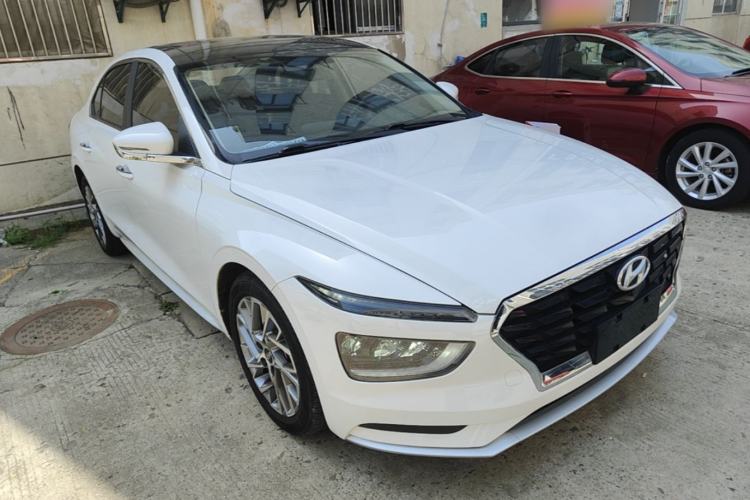 Used Hyundai Mistra 2021 1.8L CVT GLX Elite Edition Front Right 45 Deg