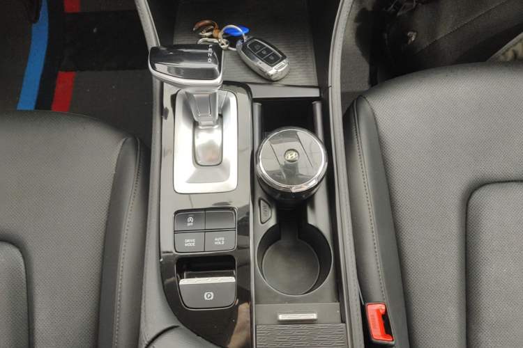 Used Hyundai Mistra 2021 1.8L CVT LUX Premium Edition Gear Lever