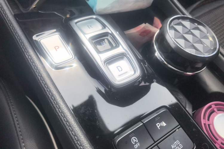 Used Hyundai Mistra 2021 270TGDi DCT LUX Prestige Edition Gear Lever