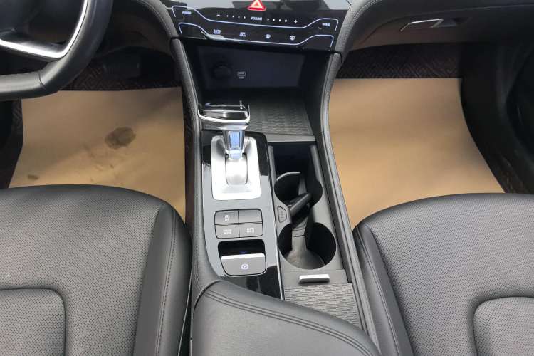 Used Hyundai Mistra 2021 1.8L CVT LUX Premium Edition Gear Lever