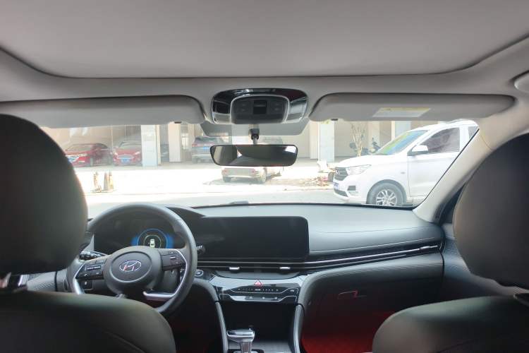 Used Hyundai Mistra 2021 1.8L CVT GLS Leading Edition Headliner