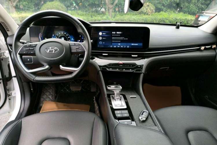 Used Hyundai Mistra 2021 1.8L CVT GLX Elite Edition Interior 1