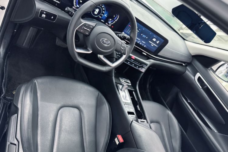 Used Hyundai Mistra 2021 1.8L CVT GLX Elite Edition Interior 1