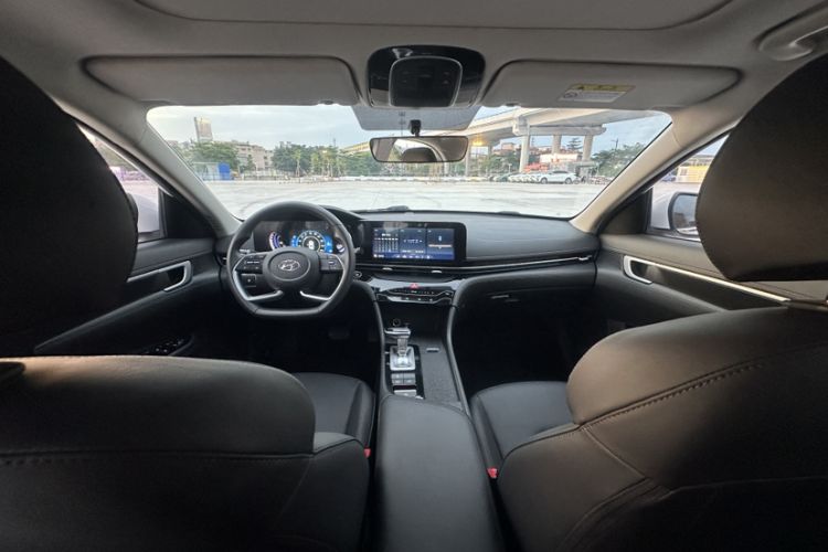 Used Hyundai Mistra 2021 1.8L CVT GLX Elite Edition Interior 11