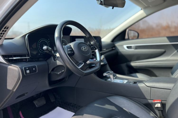 Used Hyundai Mistra 2021 1.8L CVT GLX Elite Edition Interior 2