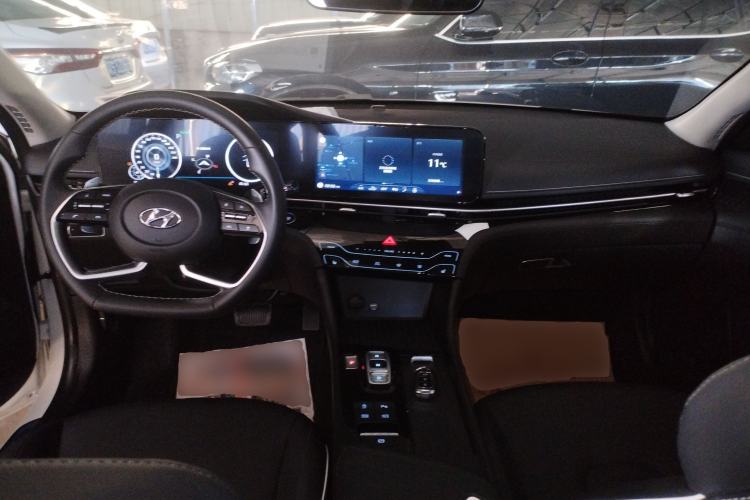 Used Hyundai Mistra 2021 270TGDi DCT TOP Flagship Edition Interior 2
