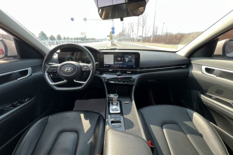 Used Hyundai Mistra 2021 1.8L CVT GLX Elite Edition Interior 3