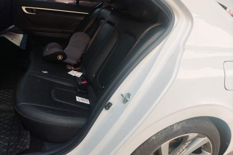 Used Hyundai Mistra 2021 1.8L CVT LUX Premium Edition Interior 4