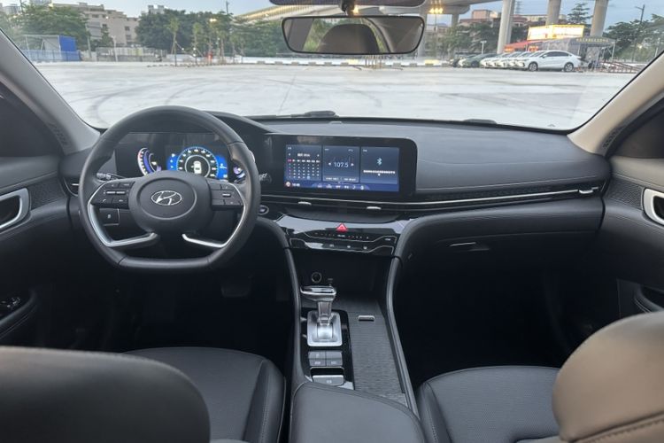 Used Hyundai Mistra 2021 1.8L CVT GLX Elite Edition Interior 7