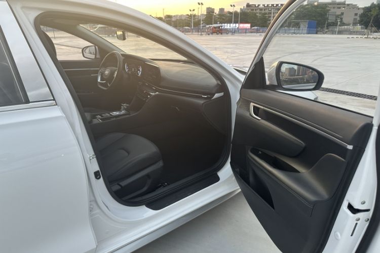 Used Hyundai Mistra 2021 1.8L CVT GLX Elite Edition Interior 9