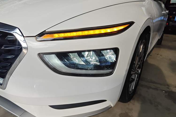 Used Hyundai Mistra 2021 1.8L CVT GLX Elite Edition Left Front Headlight