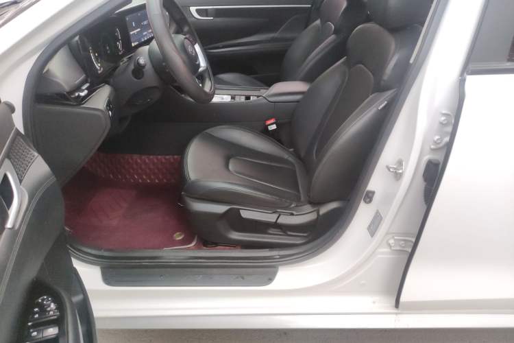Used Hyundai Mistra 2021 1.8L CVT GLX Elite Edition Left Front Seat