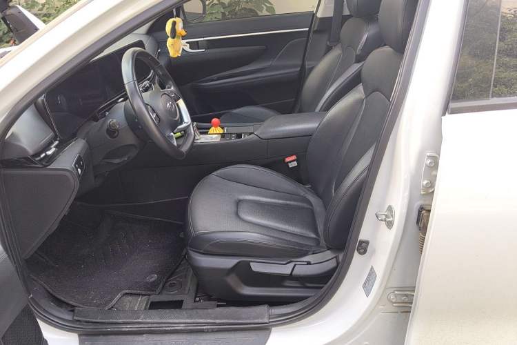 Used Hyundai Mistra 2021 1.8L CVT GLX Elite Edition Left Front Seat