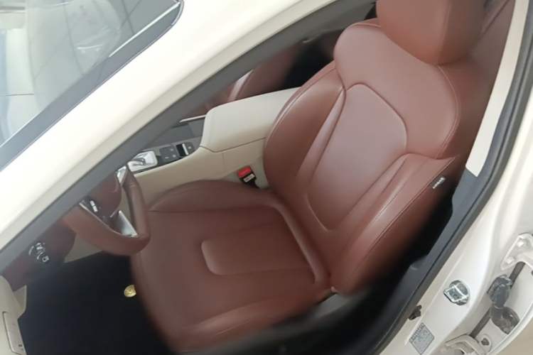 Used Hyundai Mistra 2021 1.8L CVT LUX Premium Edition Left Front Seat