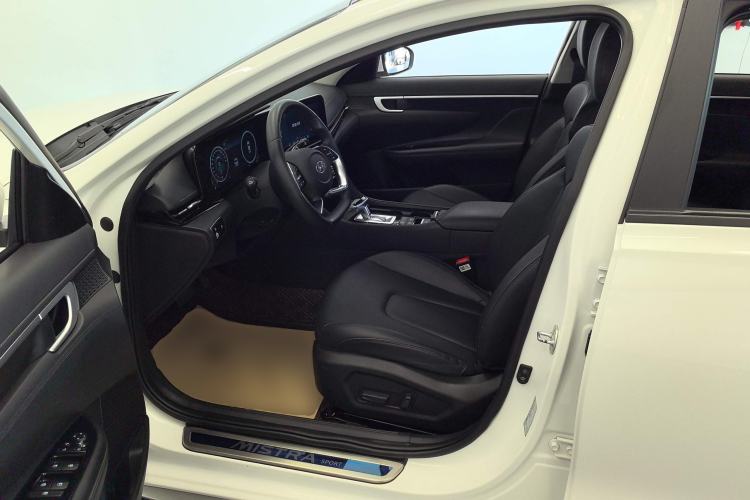 Used Hyundai Mistra 2021 1.8L CVT LUX Premium Edition Left Front Seat