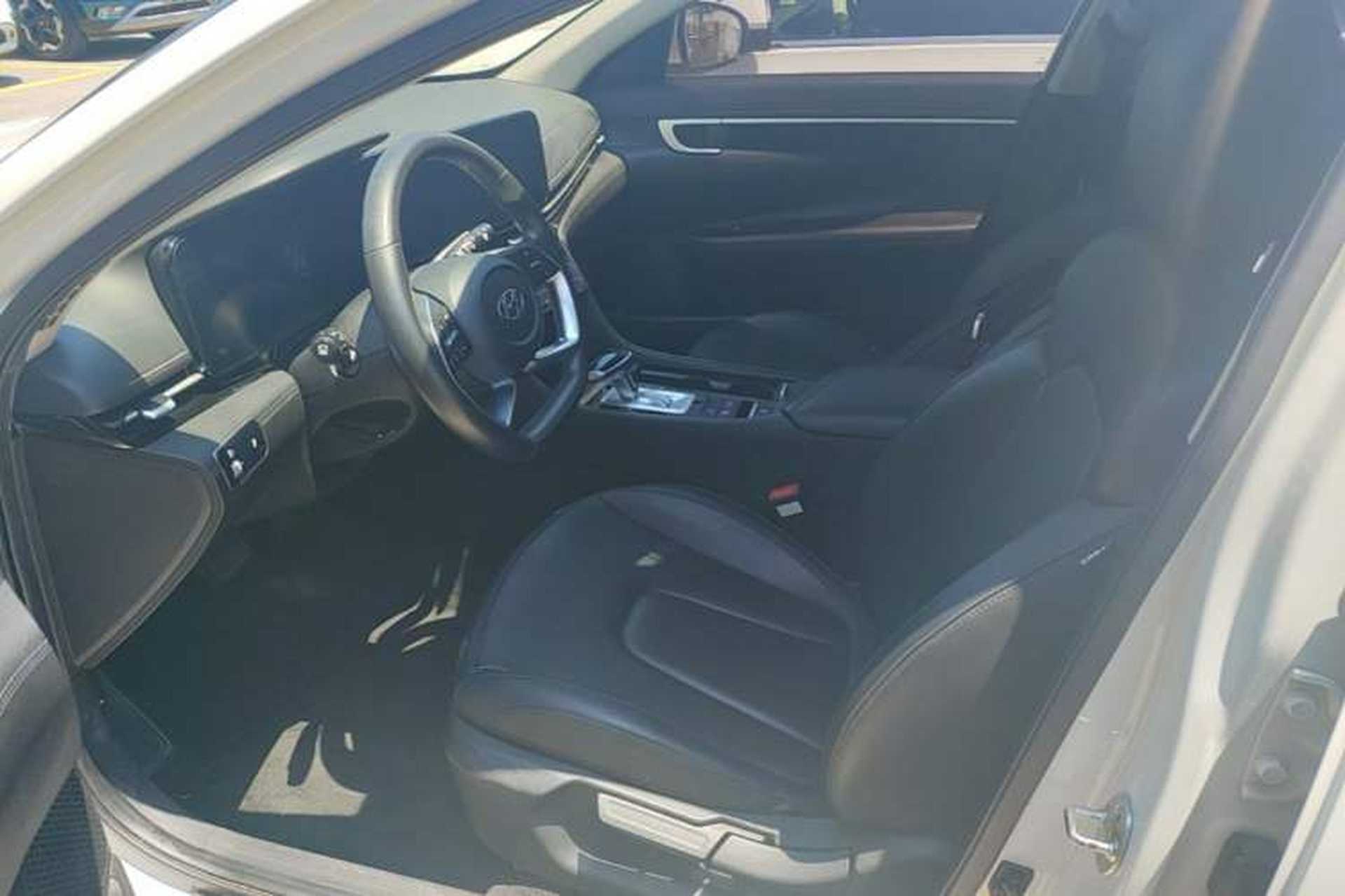 Used Hyundai Mistra 2021 1.8L CVT GLX Elite Edition Left Front Seat