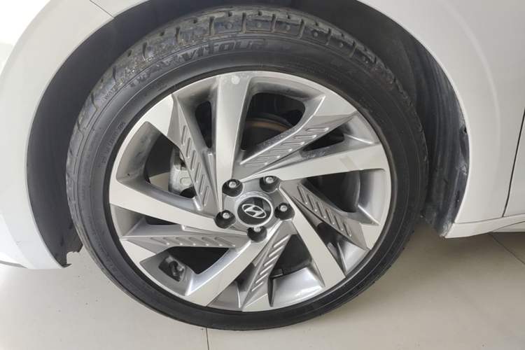 Used Hyundai Mistra 2021 1.8L CVT LUX Premium Edition Left Front Wheel Hub