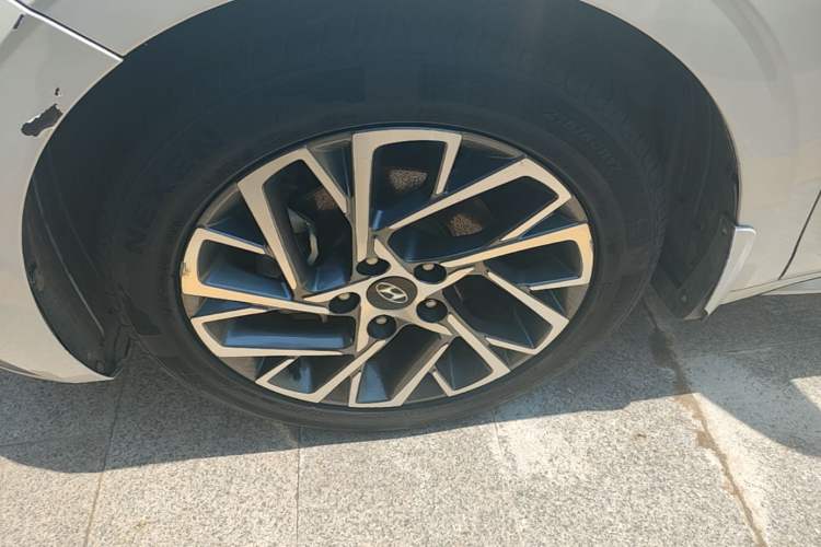 Used Hyundai Mistra 2021 1.8L CVT GLX Elite Edition Left Front Wheel Hub