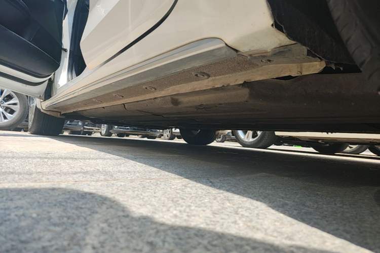 Used Hyundai Mistra 2021 1.8L CVT GLX Elite Edition Left Side Sill