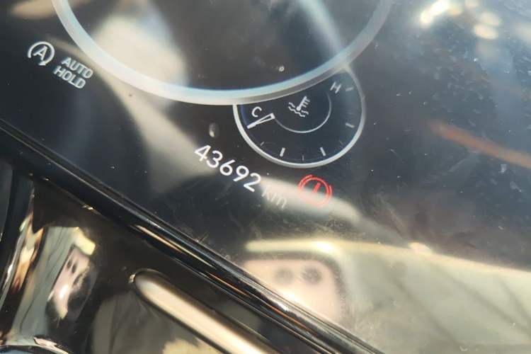 Used Hyundai Mistra 2021 1.8L CVT LUX Premium Edition Odometer Close Up