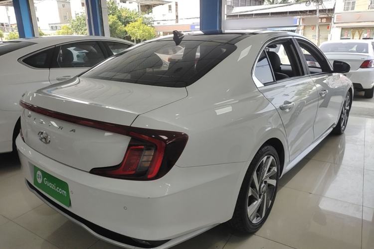 Used Hyundai Mistra 2021 1.8L CVT LUX Premium Edition Rear Right 45 Deg