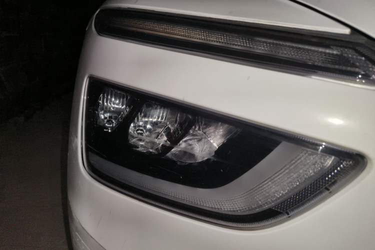 Used Hyundai Mistra 2021 1.8L CVT GLX Elite Edition Right Front Headlight