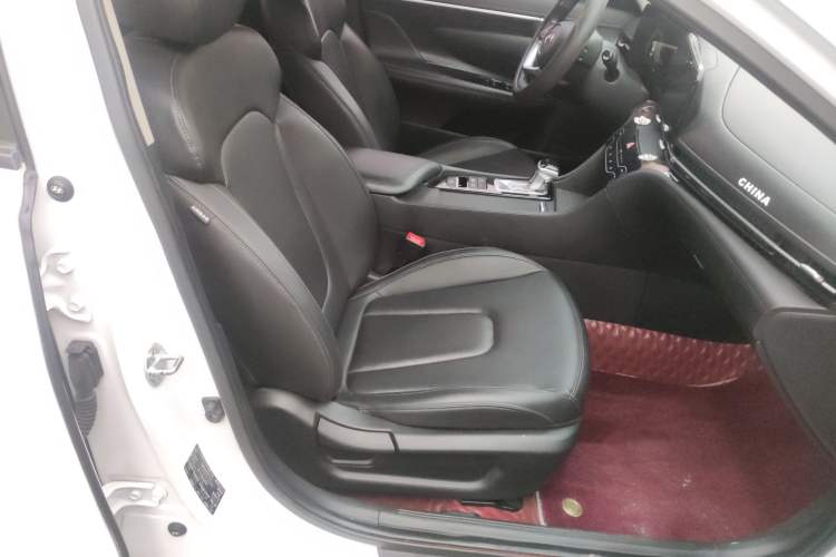 Used Hyundai Mistra 2021 1.8L CVT GLX Elite Edition Right Front Seat