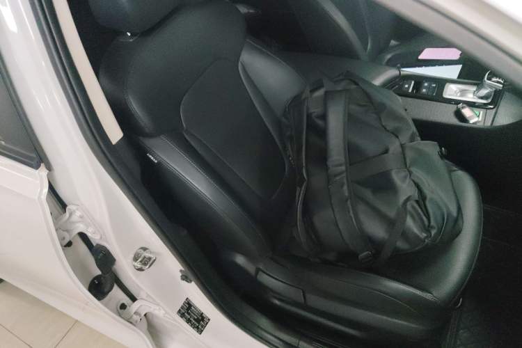 Used Hyundai Mistra 2021 1.8L CVT GLX Elite Edition Right Front Seat