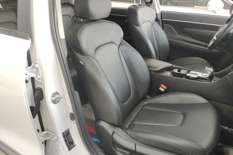 Used Hyundai Mistra 2021 1.8L CVT LUX Premium Edition Right Front Seat