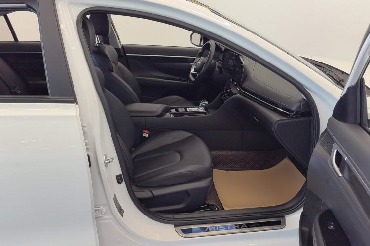 Used Hyundai Mistra 2021 1.8L CVT LUX Premium Edition Right Front Seat
