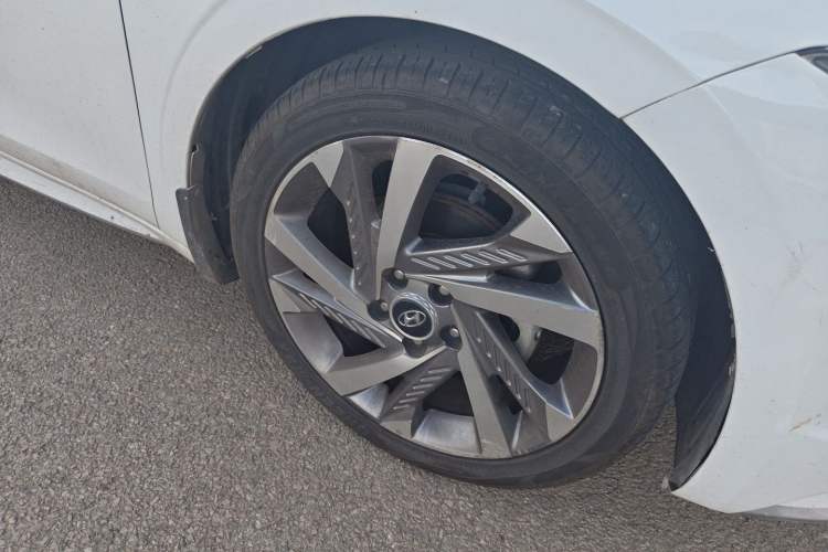 Used Hyundai Mistra 2021 1.8L CVT LUX Premium Edition Right Front Wheel Hub
