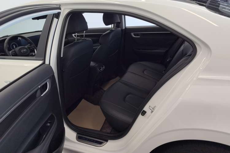 Used Hyundai Mistra 2021 1.8L CVT LUX Premium Edition Right Rear Seat