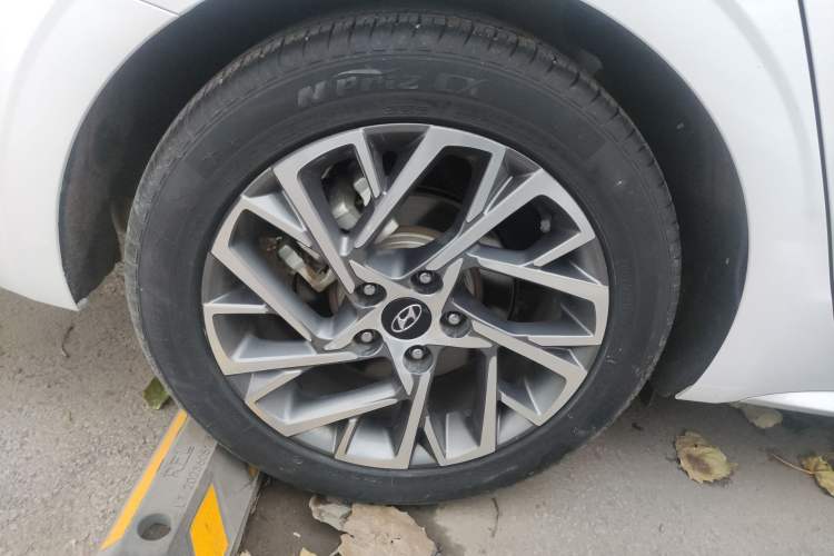 Used Hyundai Mistra 2021 1.8L CVT GLX Elite Edition Right Rear Wheel Hub