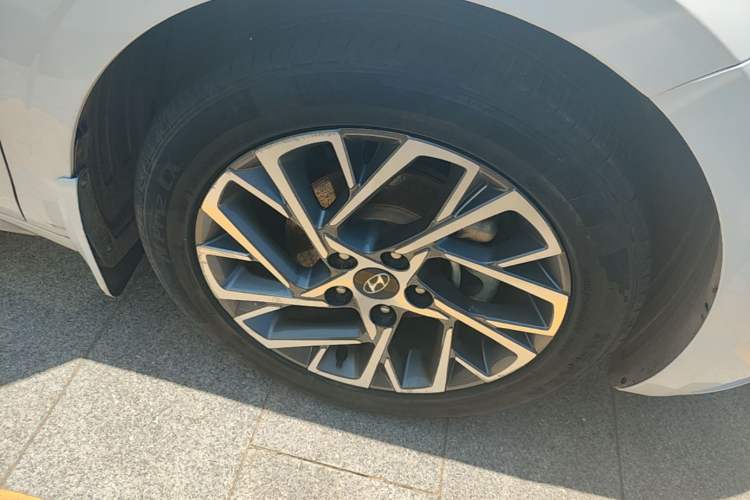 Used Hyundai Mistra 2021 1.8L CVT GLX Elite Edition Right Rear Wheel Hub