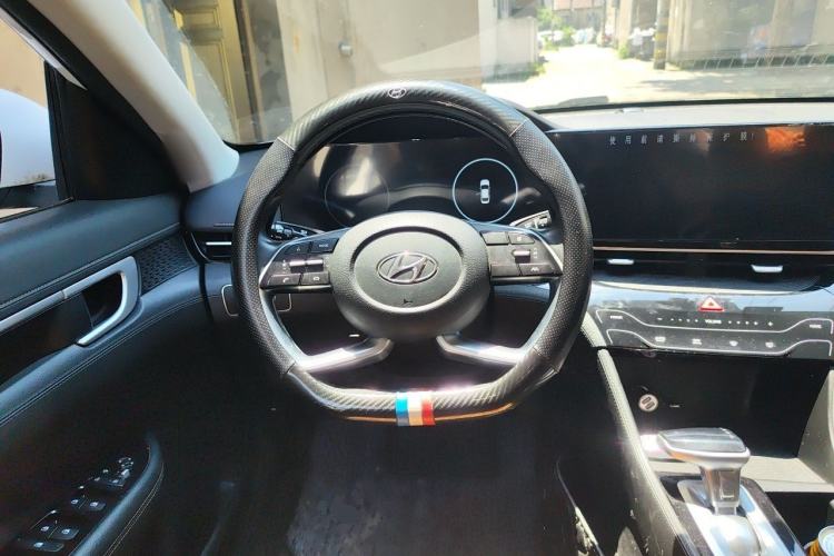 Used Hyundai Mistra 2021 1.8L CVT LUX Premium Edition Steering Wheel