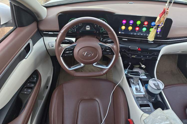 Used Hyundai Mistra 2021 1.8L CVT LUX Premium Edition Steering Wheel