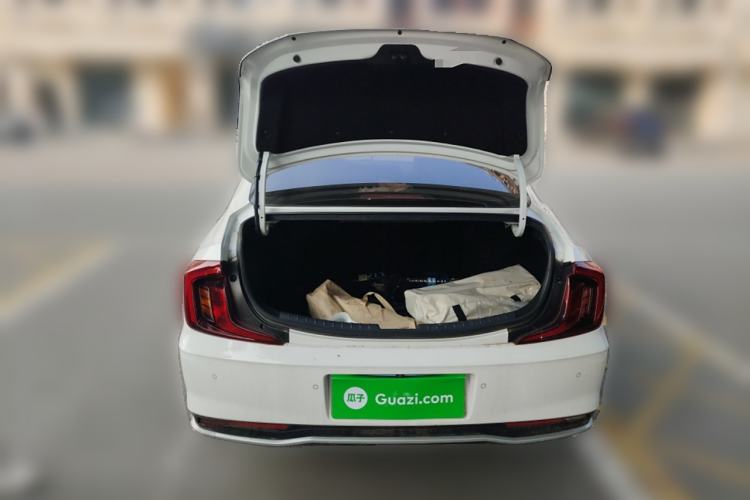 Used Hyundai Mistra 2021 1.8L CVT LUX Premium Edition Trunk