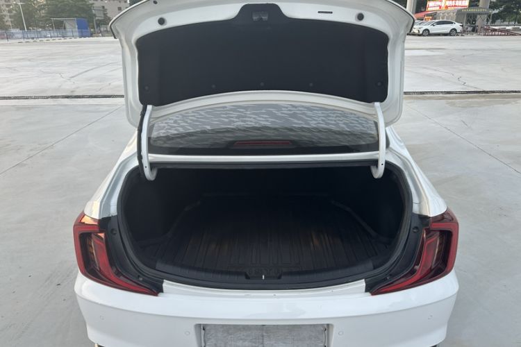 Used Hyundai Mistra 2021 1.8L CVT GLX Elite Edition Trunk