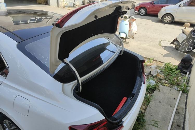 Used Hyundai Mistra 2021 1.8L CVT GLX Elite Edition Trunk
