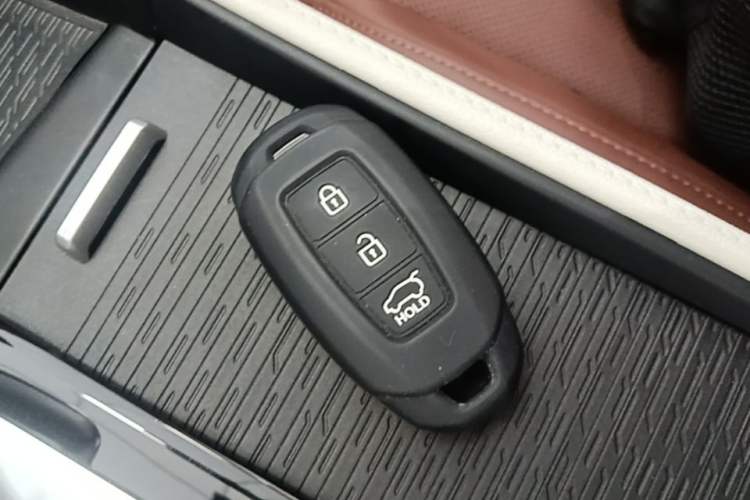 Used Hyundai Mistra 2021 1.8L CVT LUX Premium Edition Vehicle Key