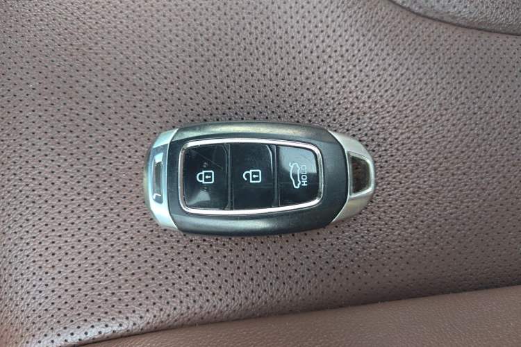 Used Hyundai Mistra 2021 1.8L CVT LUX Premium Edition Vehicle Key