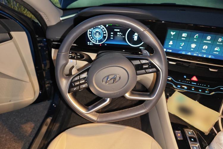 Used Hyundai Mistra New Energy 2021 LUX Premium Edition Steering Wheel