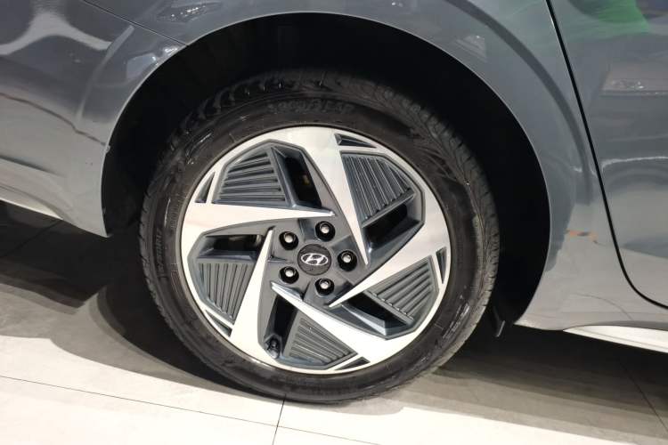 Used Hyundai Mistra New Energy 2021 LUX Premium Edition Exterior 8