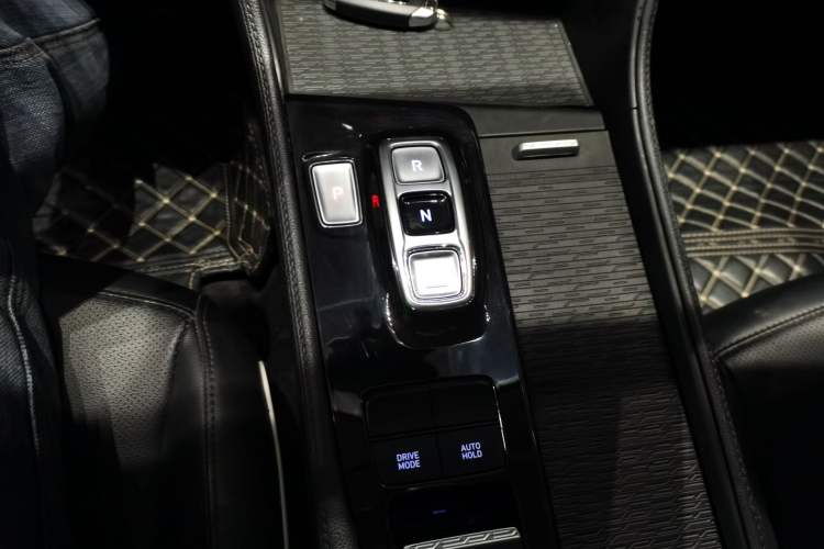 Used Hyundai Mistra New Energy 2021 LUX Premium Edition Gear Lever