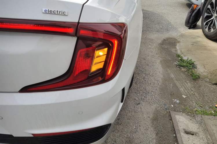 Used Hyundai Mistra New Energy 2021 GLX Elite Edition Exterior 3