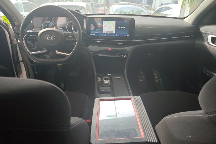 Used Hyundai Mistra New Energy 2021 GLX Elite Edition Interior 2