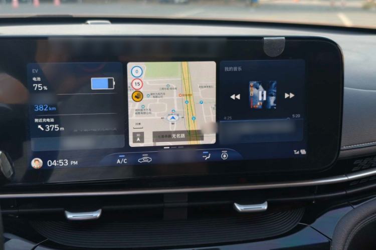 Used Hyundai Mistra New Energy 2021 GLX Elite Edition Interior 2